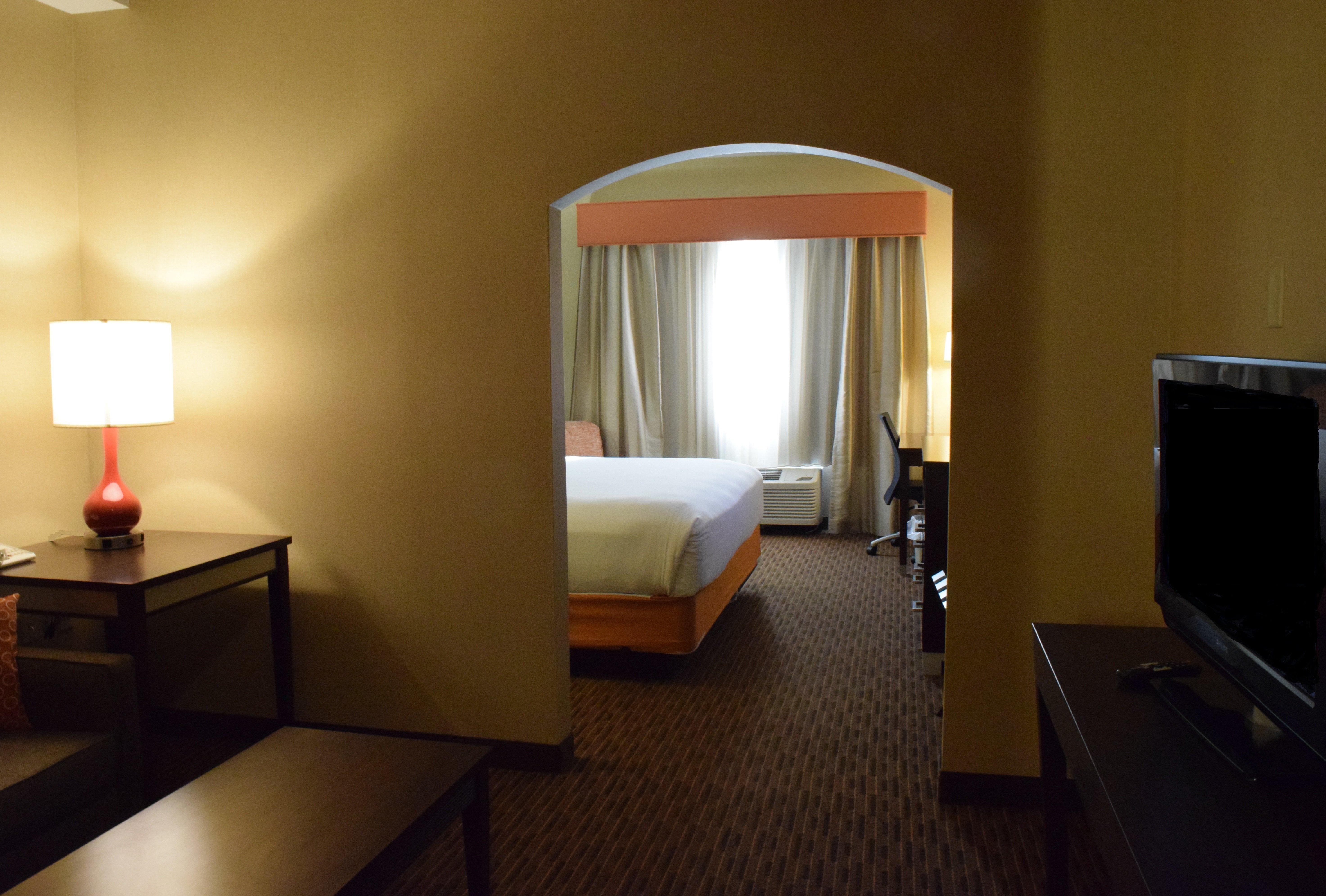 Holiday Inn Express Hotel & Suites Watertown - Thousand Islands By Ihg Buitenkant foto