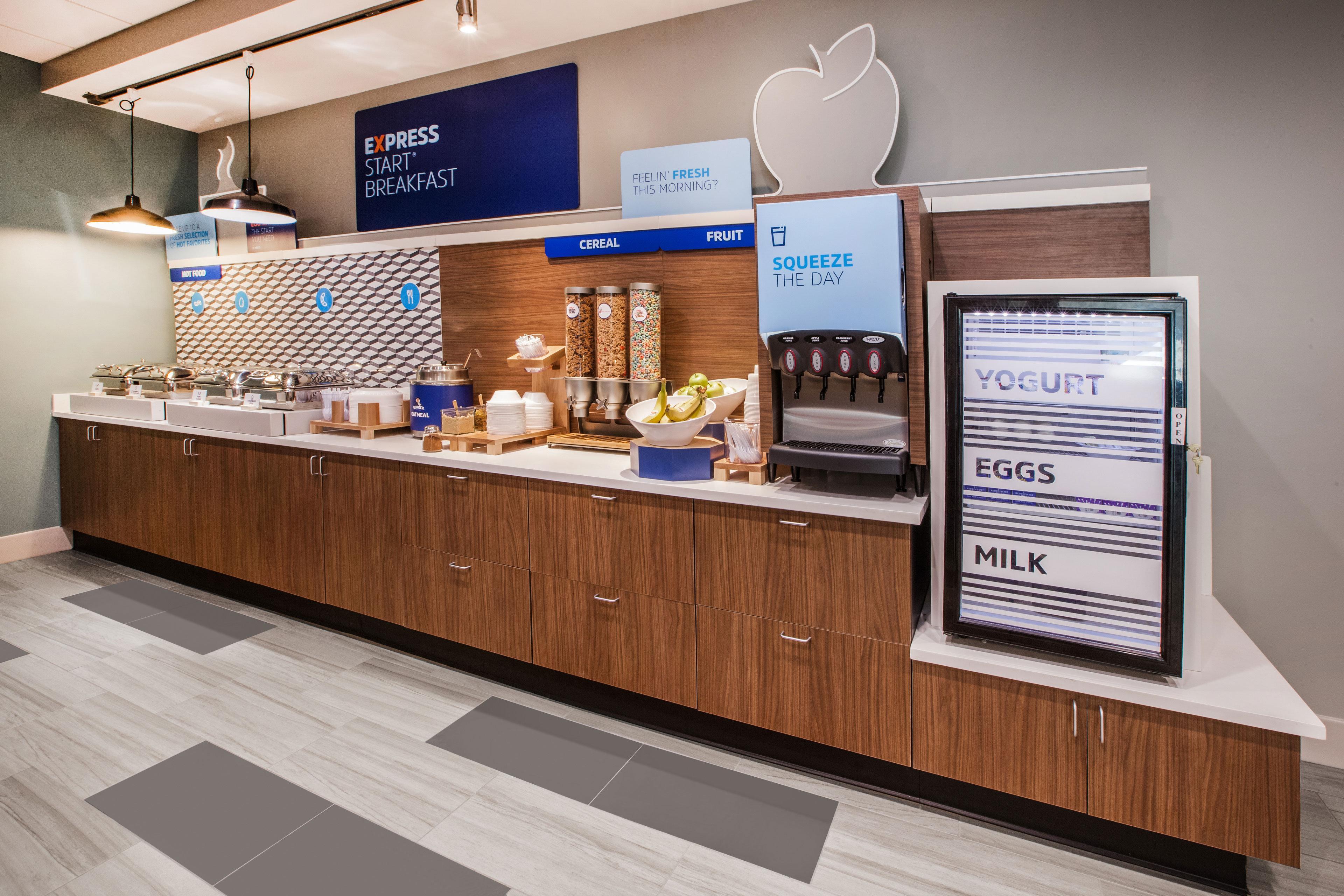 Holiday Inn Express Hotel & Suites Watertown - Thousand Islands By Ihg Buitenkant foto