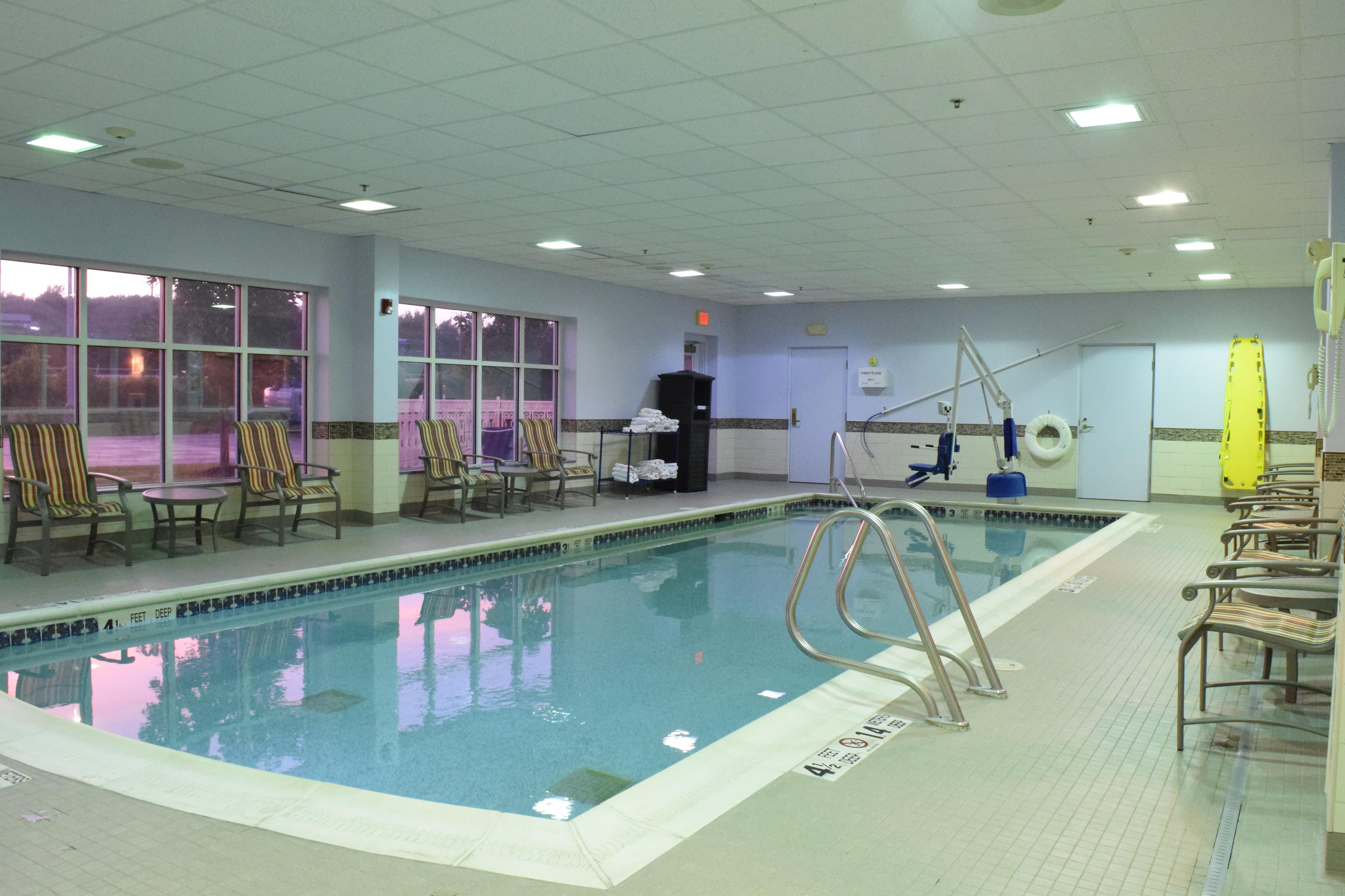 Holiday Inn Express Hotel & Suites Watertown - Thousand Islands By Ihg Buitenkant foto